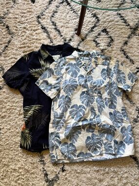 Bundle of Two Men’s American Eagle Hawaiian Shirts - Size S